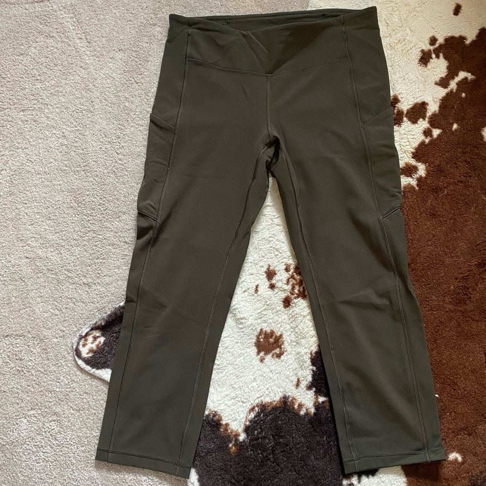 Lululemon Speed Up Crop 21” - Dark Olive - 8